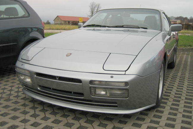 frontspoilerlippe-944-s2-turbo~2.jpg