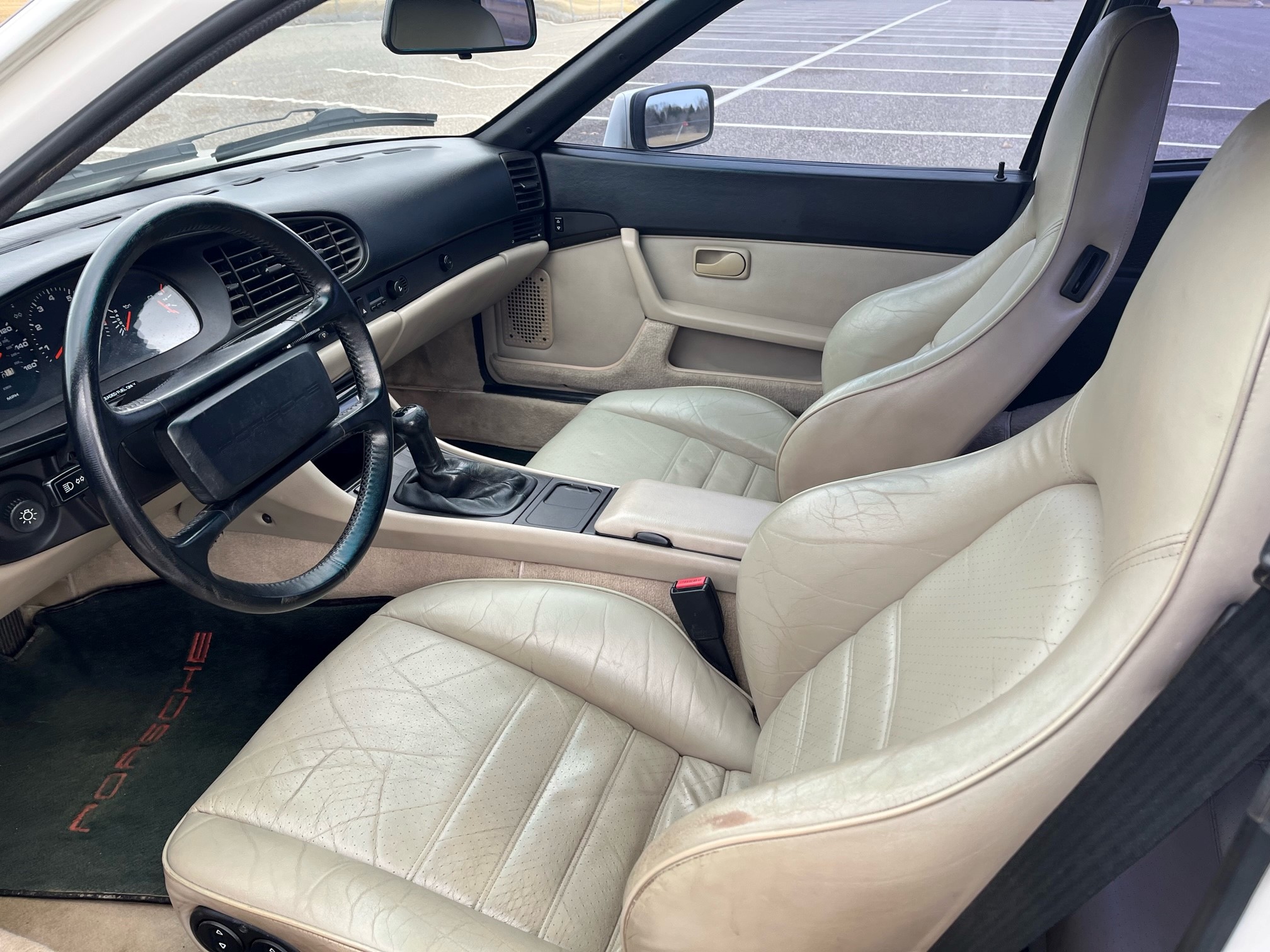 front seats.jpg