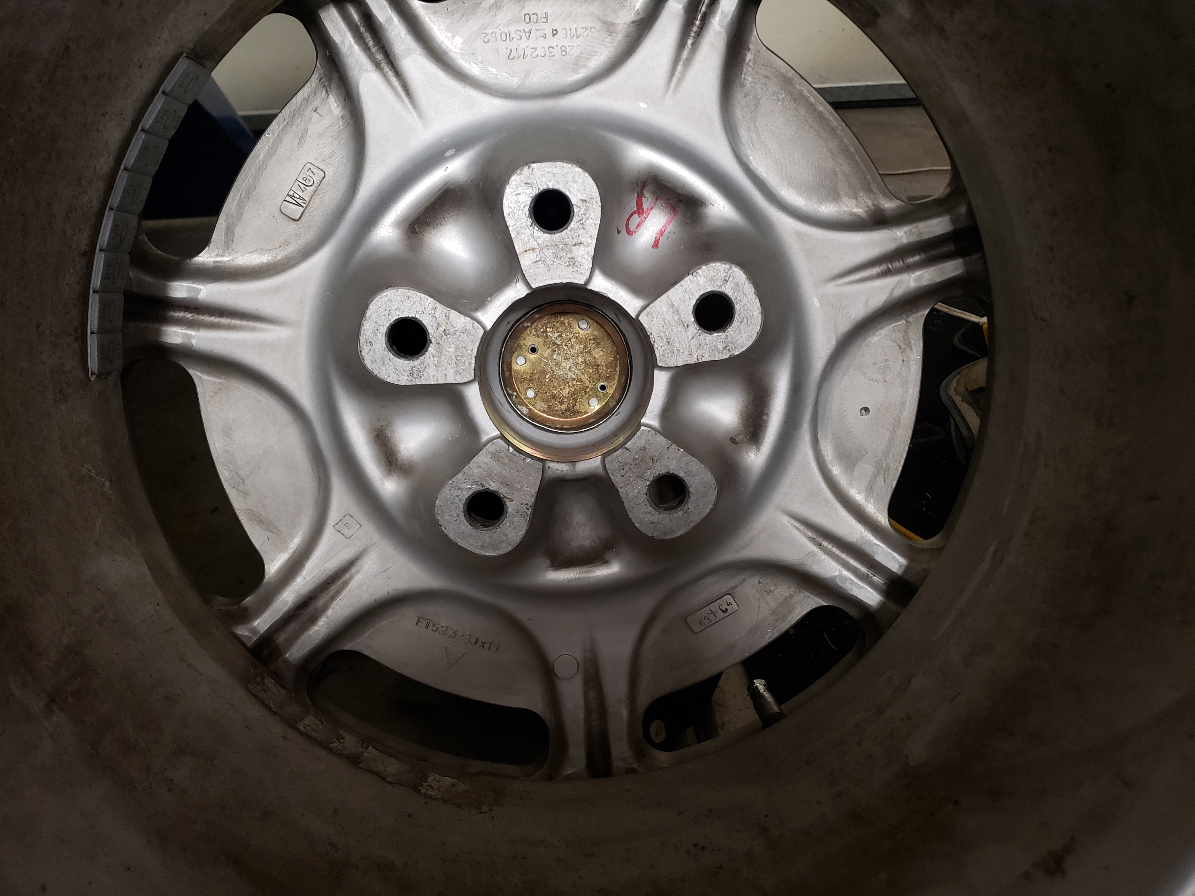 On these wheels, there is plenty of space to handle the protrusion of the original wheel studs