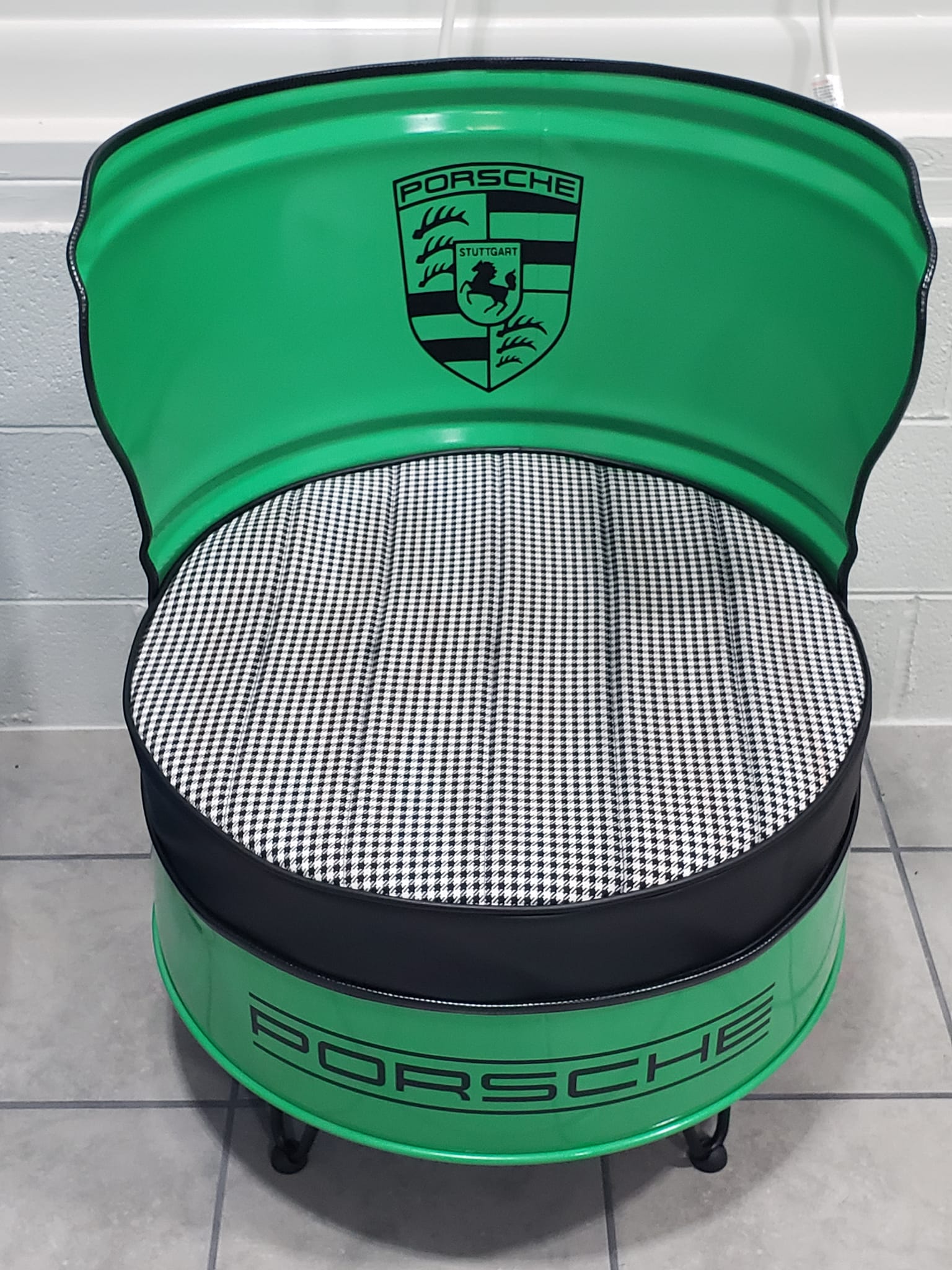 911_Chair.jpg