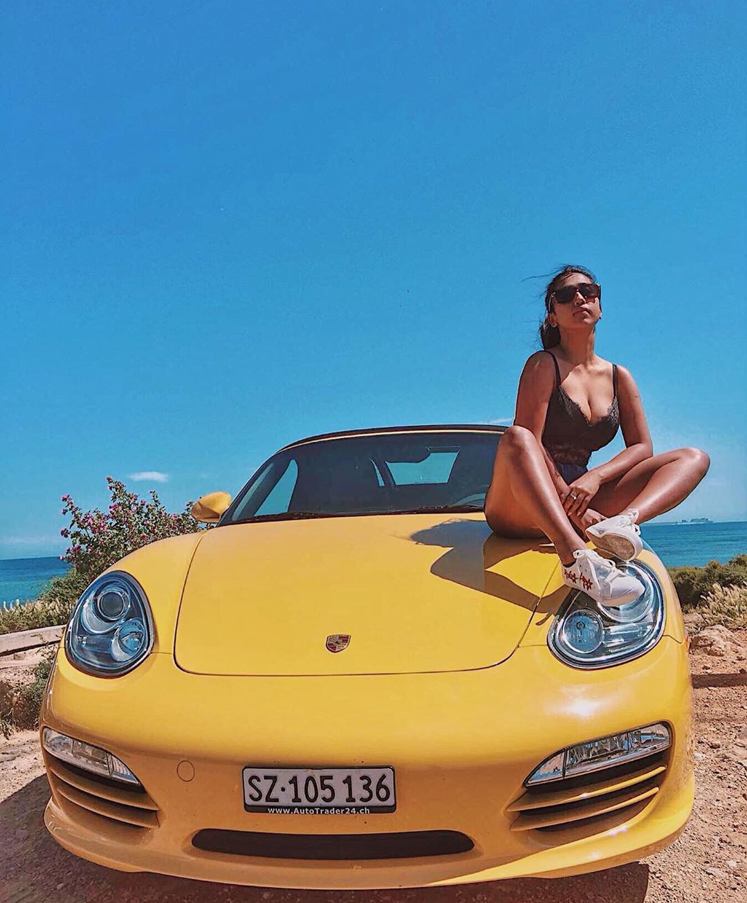 Porsche_Boxster_trunk-monkey.jpg