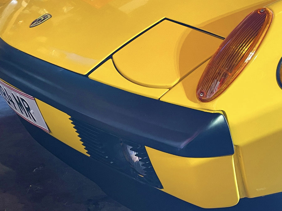914_Jezibel_front_fiberglass_bumper_900res.jpg