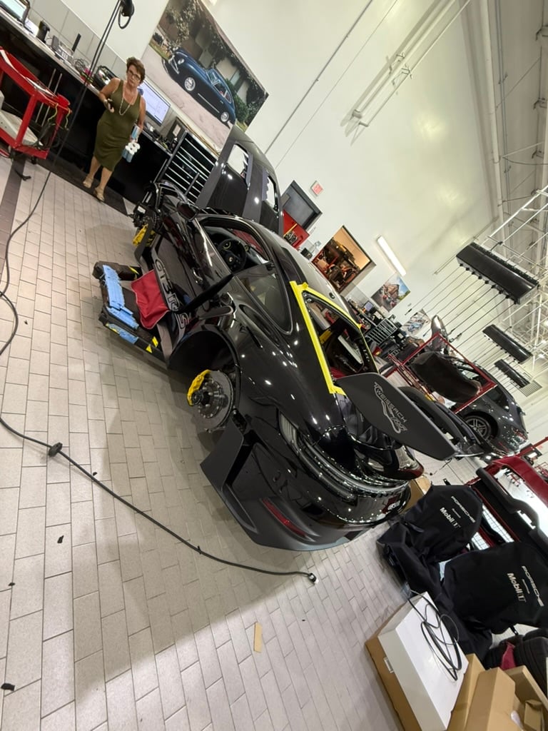 911 Round Three  25 GT3RS Manthey Bezerker