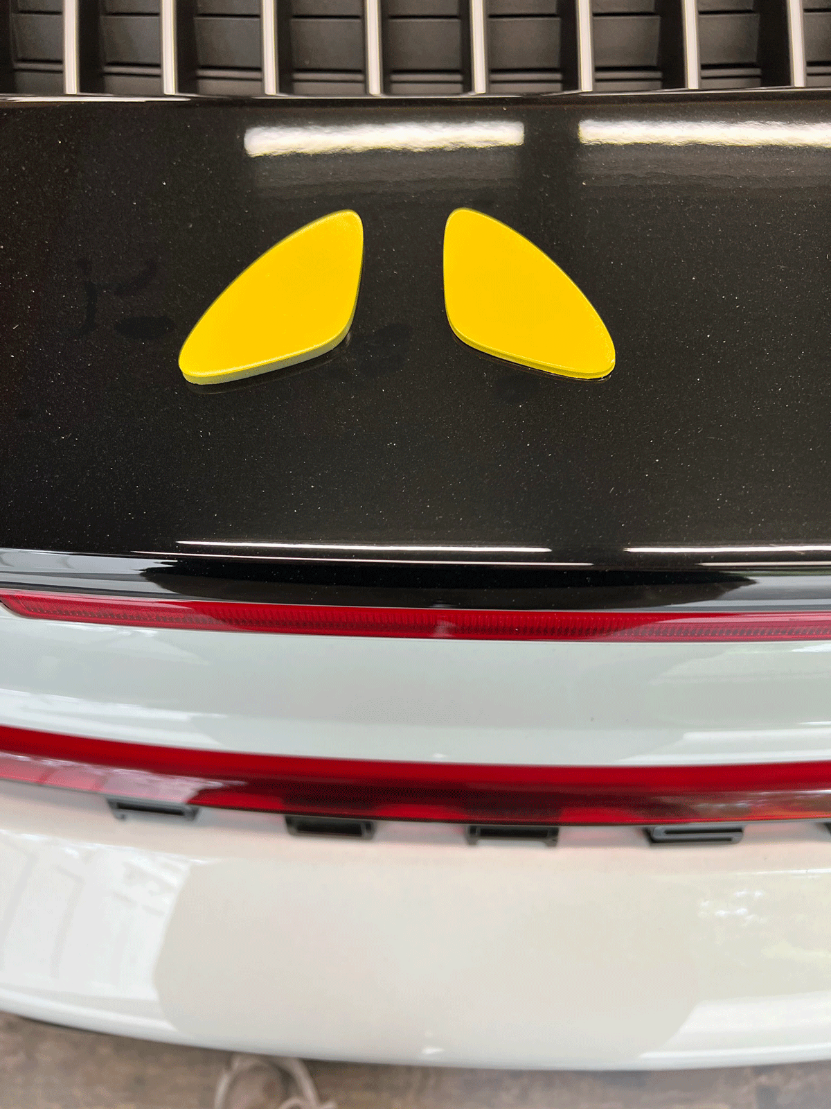 yellow-hello.gif