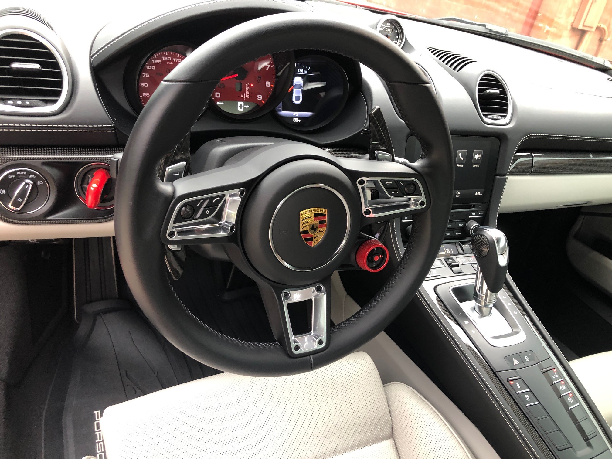 INTERIOR1.jpg