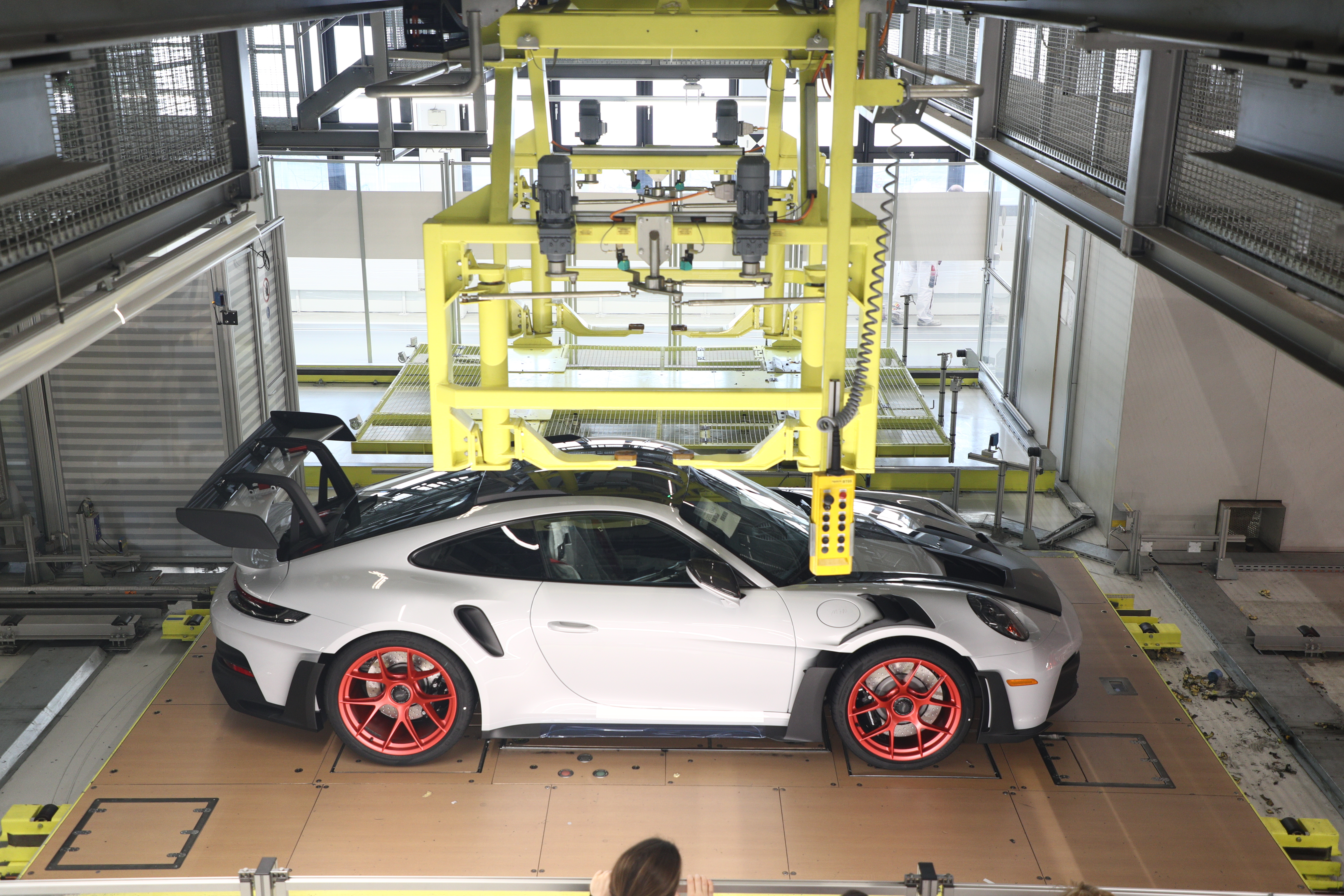 911_GT3_RS_911_718_elevator.jpg